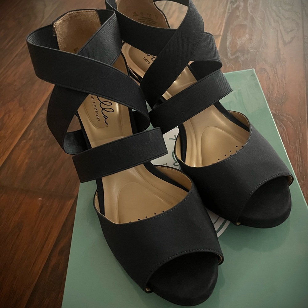 Navy Strappy Women's Heeled Sandals